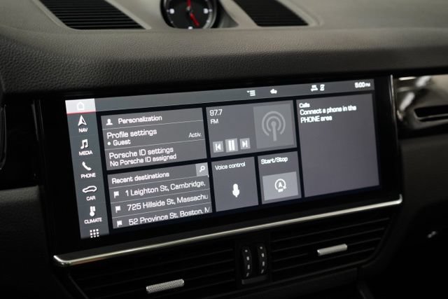Used 2021 Porsche Cayenne AWD/4WD image 24