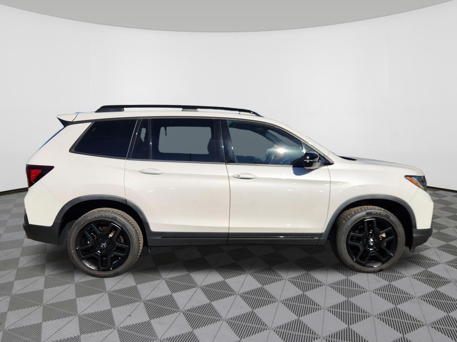 Certified 2024 Honda Passport Black Edition image 6