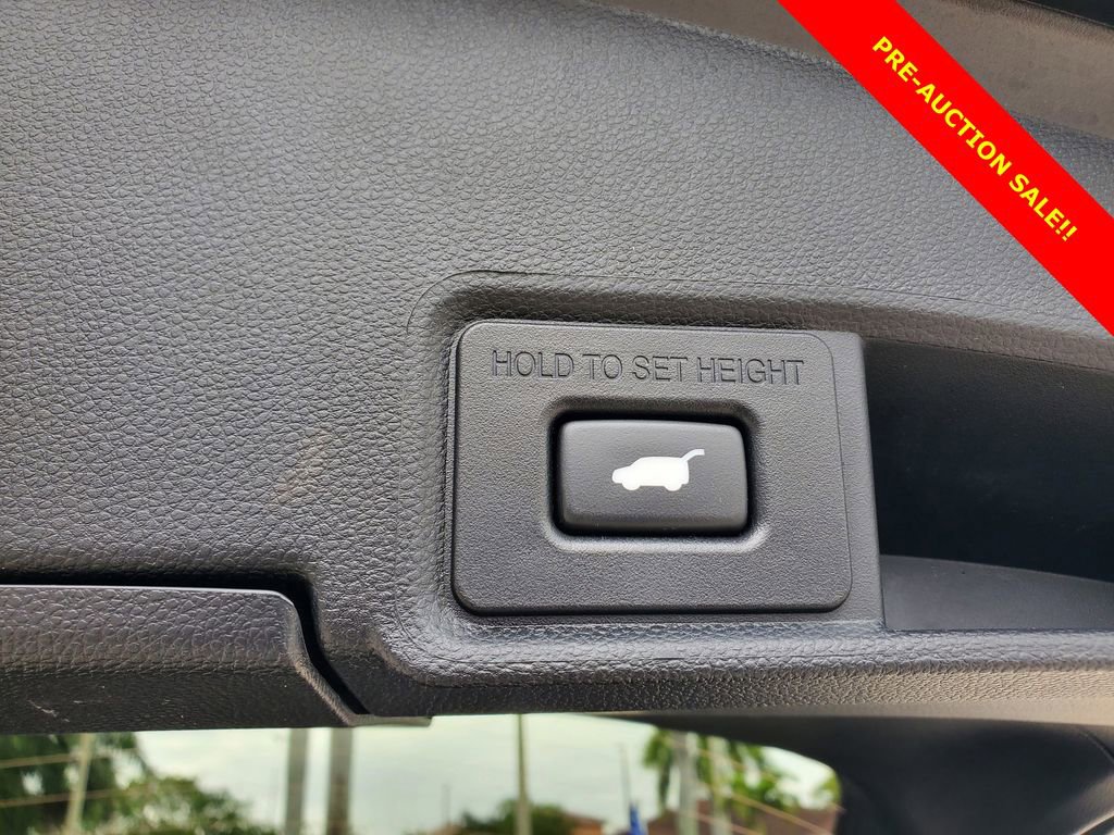 Used 2025 Acura RDX SH-AWD image 9