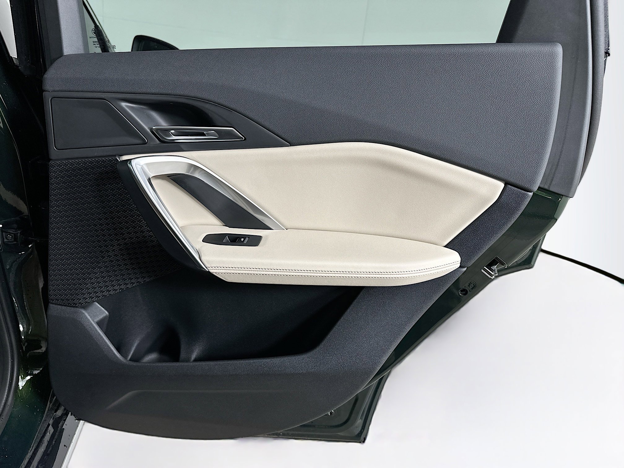 Used 2025 BMW X1 xDrive28i w/ Technology Package image 30