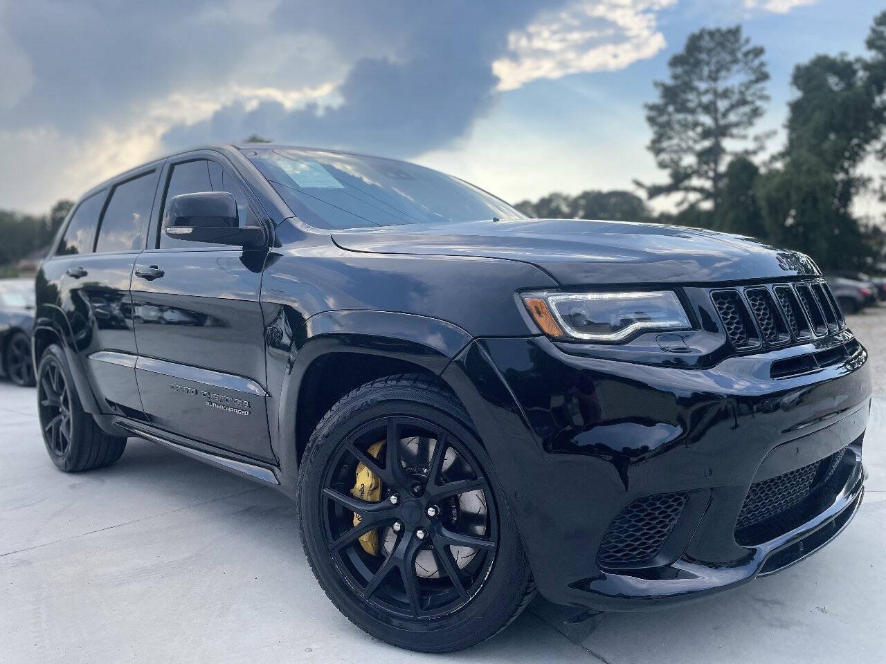 Used 2018 Jeep Grand Cherokee Trackhawk AWD/4WD image 1