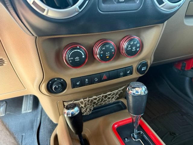 Used 2014 Jeep Wrangler Unlimited Sahara w/ Max Tow Package AWD/4WD image 16