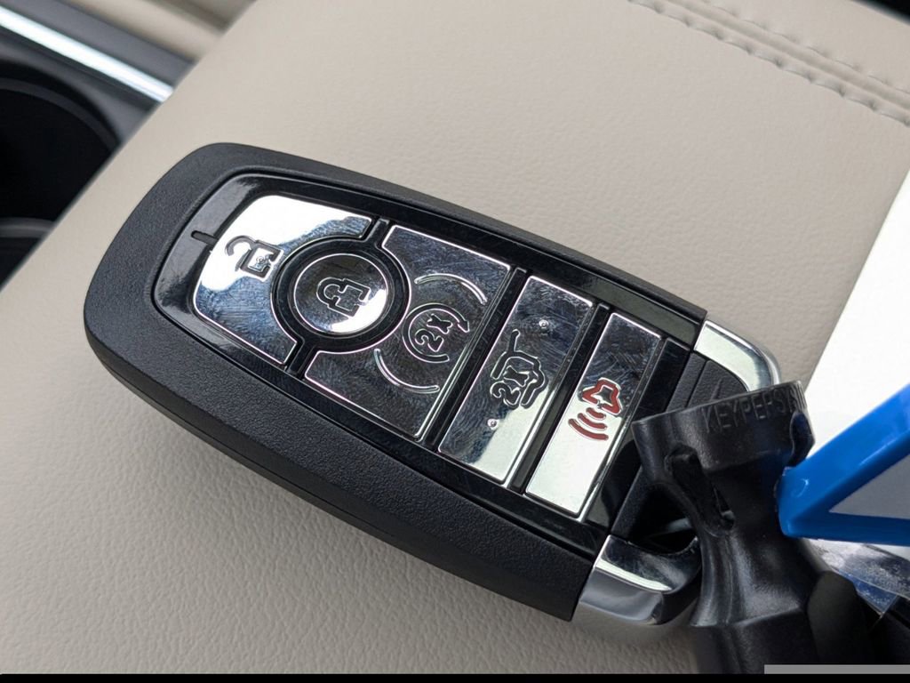 New 2026 Lincoln Corsair Grand Touring image 32