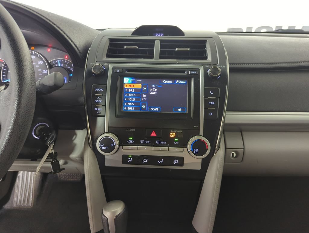 Used 2012 Toyota Camry LE FWD image 13