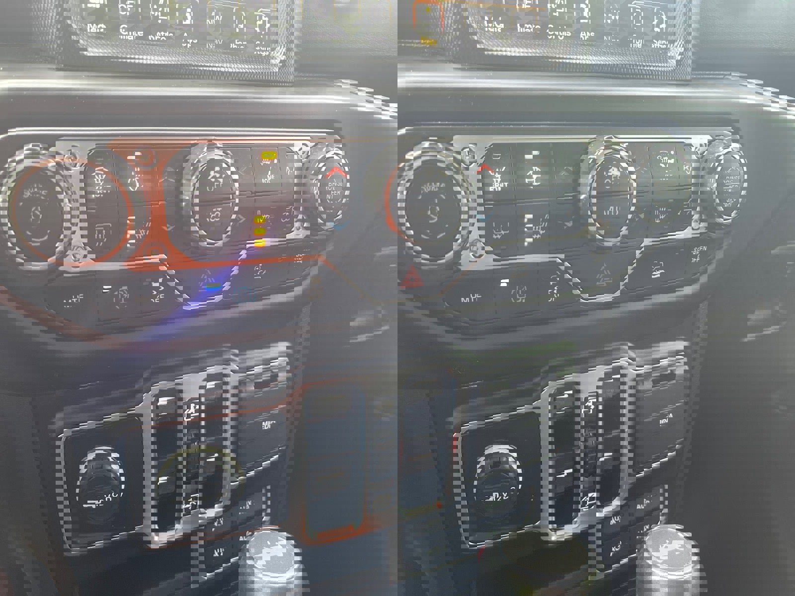 Used 2021 Jeep Wrangler Unlimited Sahara w/ Cold Weather Group image 16