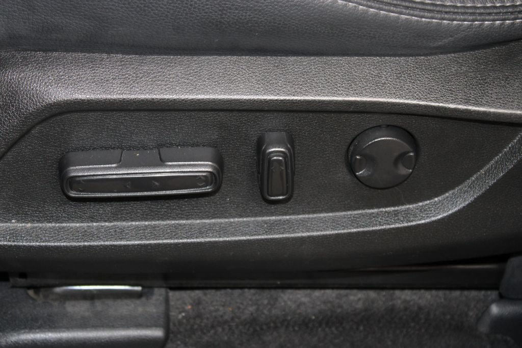 Used 2023 Honda Pilot Touring image 14