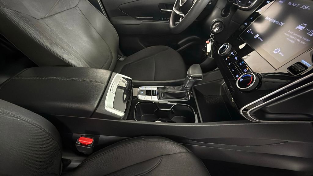 Used 2022 Hyundai Tucson SE image 31