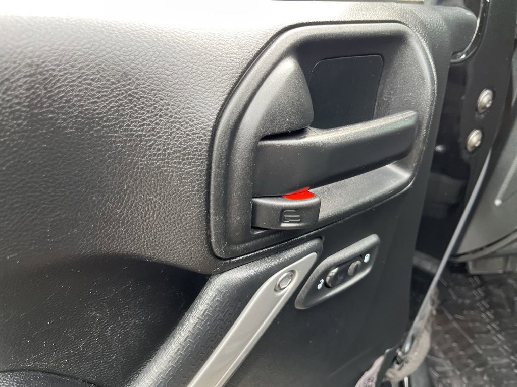 Used 2018 Jeep Wrangler Unlimited Rubicon w/ Cold Weather Group AWD/4WD image 30