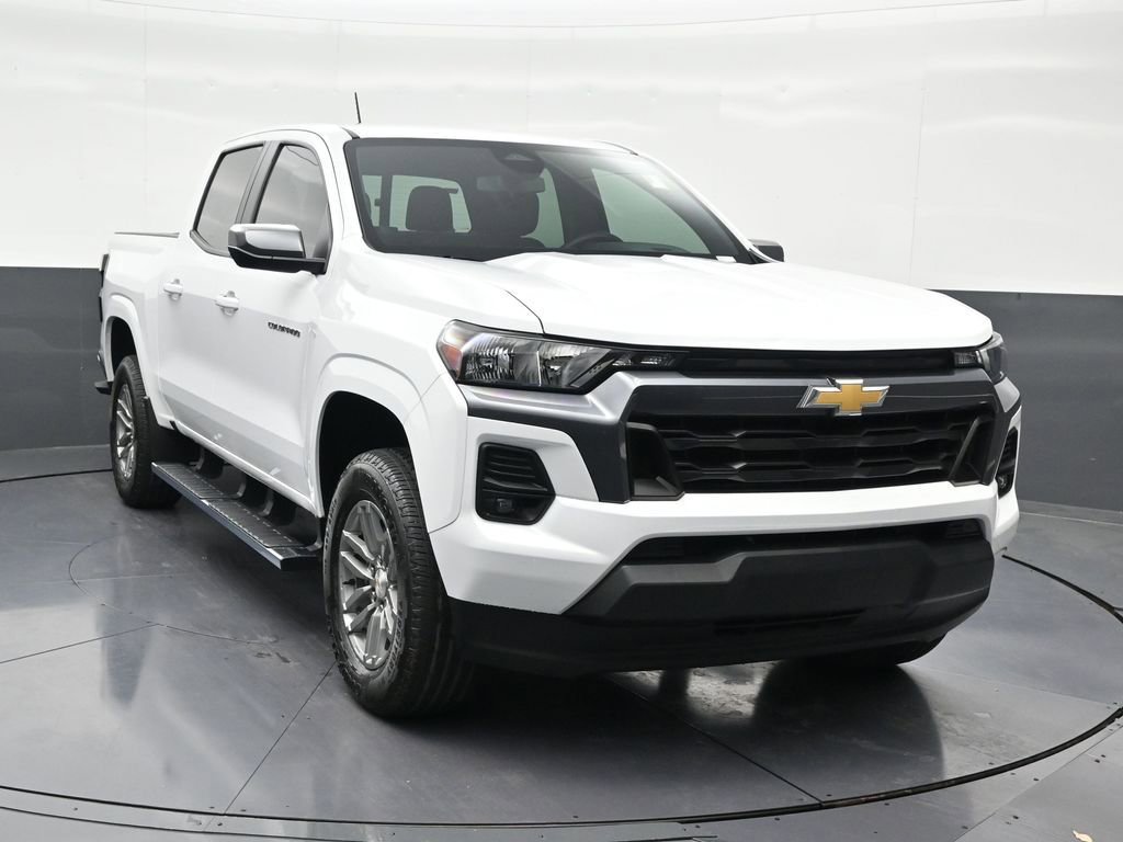 Used 2024 Chevrolet Colorado LT w/ LT Convenience Package image 8