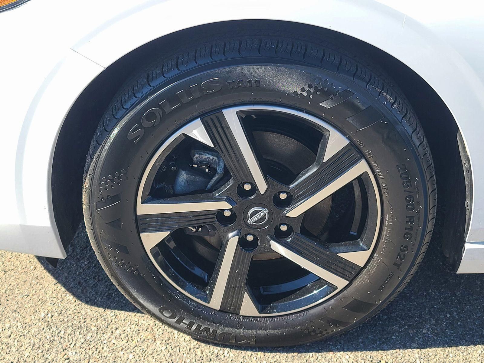 Used 2024 Nissan Sentra SV FWD image 30