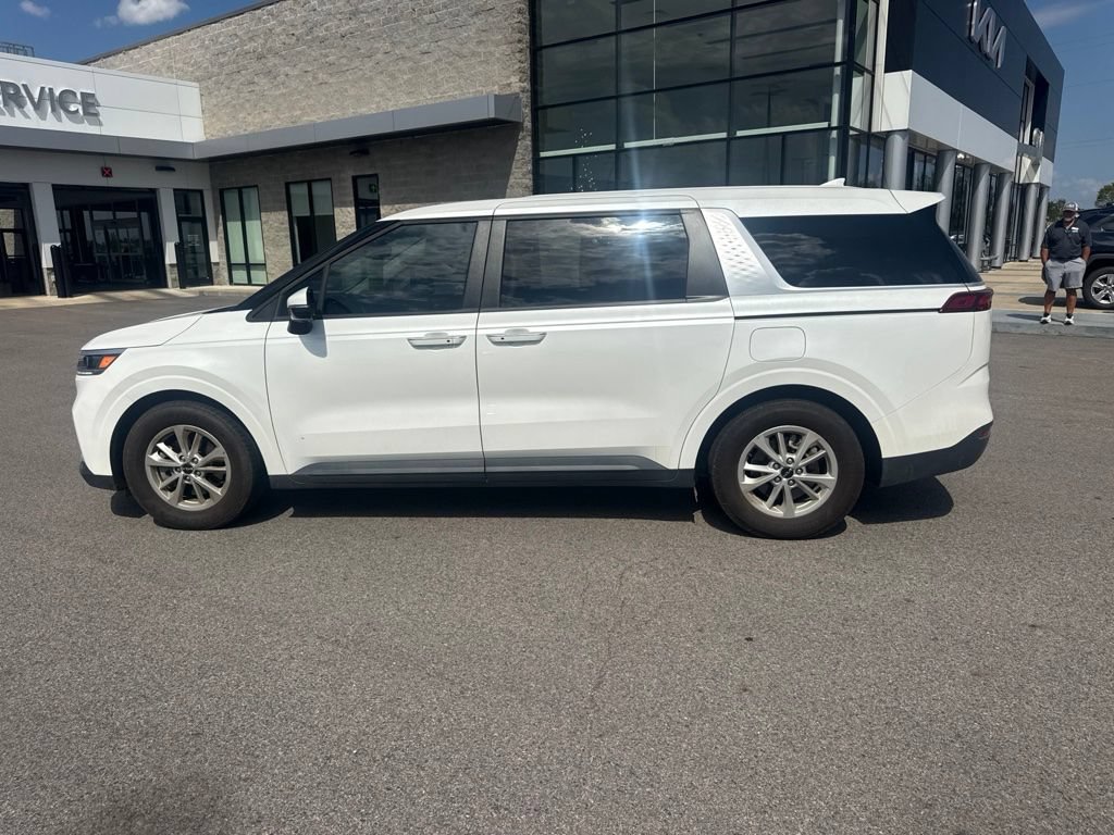 Certified 2024 Kia Carnival LX FWD image 9