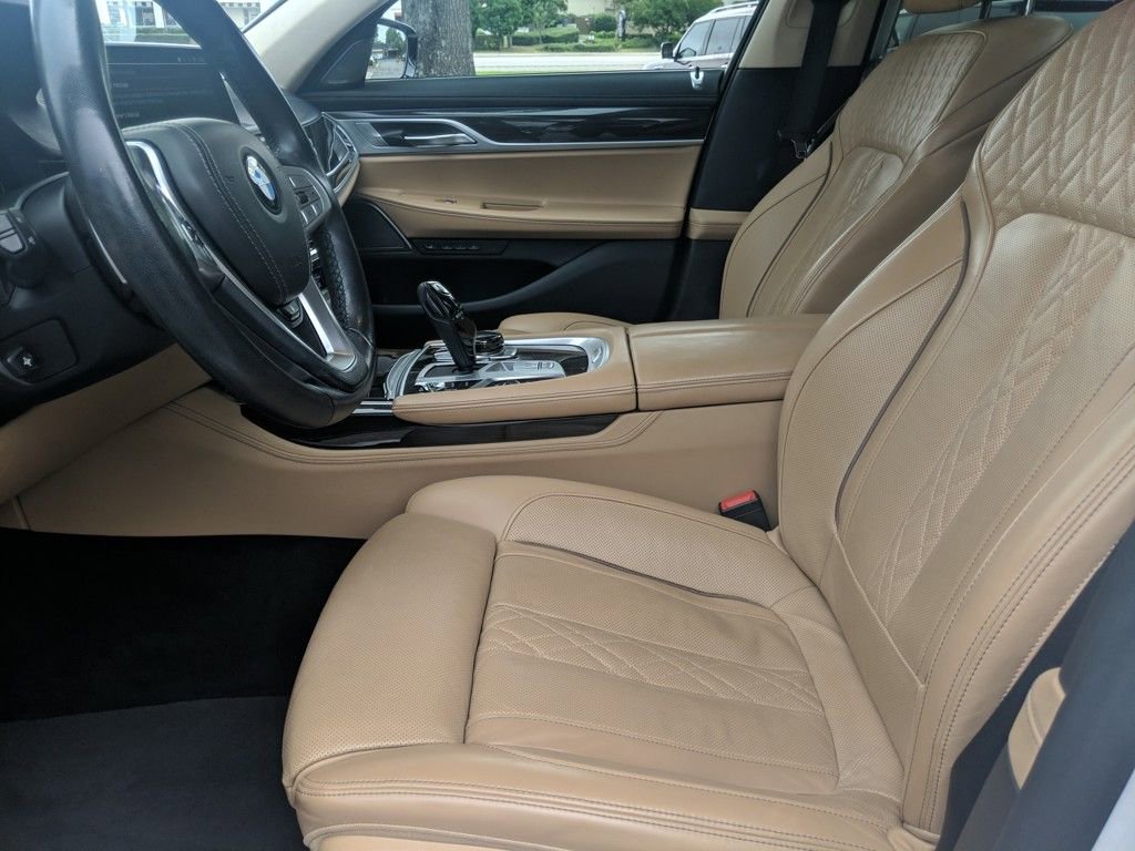 Used 2022 BMW 740i w/ Premium Package image 19