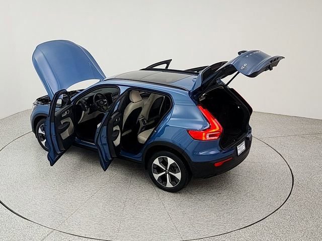 Certified 2023 Volvo XC40 B5 Plus w/ Climate Package AWD/4WD image 42