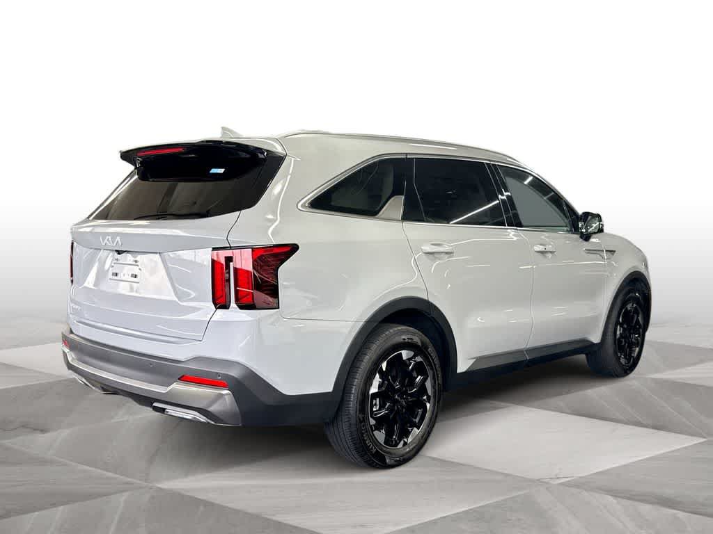 Used 2025 Kia Sorento S FWD image 8