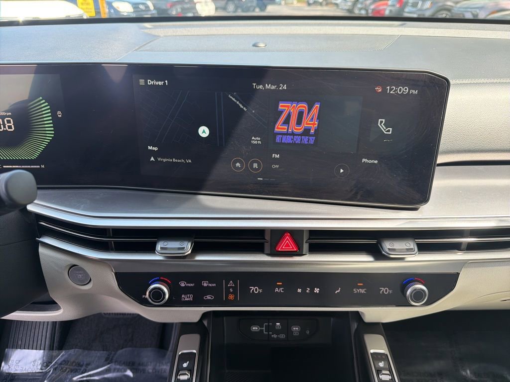 Certified 2025 Kia Sorento EX w/ Panoramic Sunroof Package FWD image 18