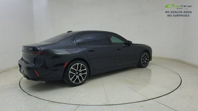Used 2023 BMW 740i w/ Parking Assistance Package RWD image 70
