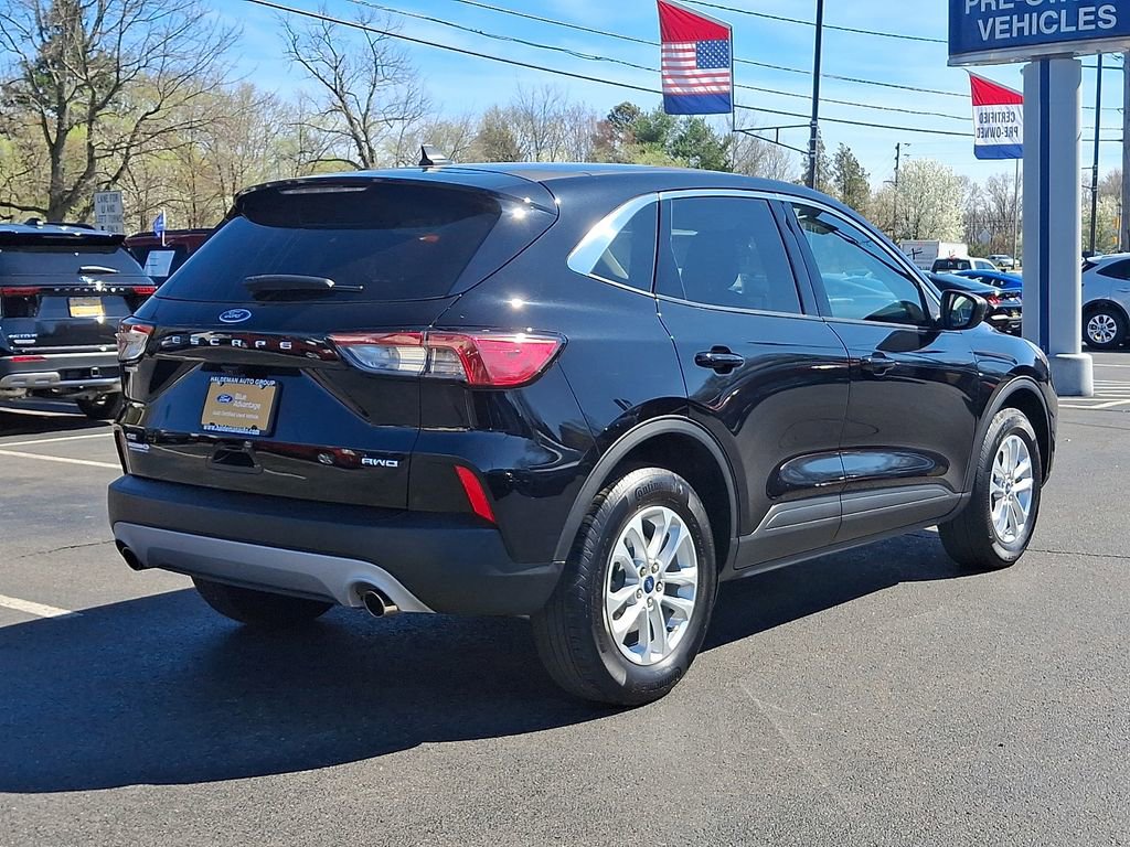 Certified 2022 Ford Escape SE w/ Cold Weather Package AWD/4WD image 7