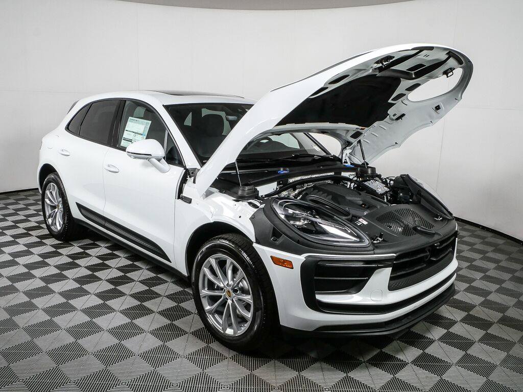 Certified 2026 Porsche Macan Turbo AWD/4WD image 36