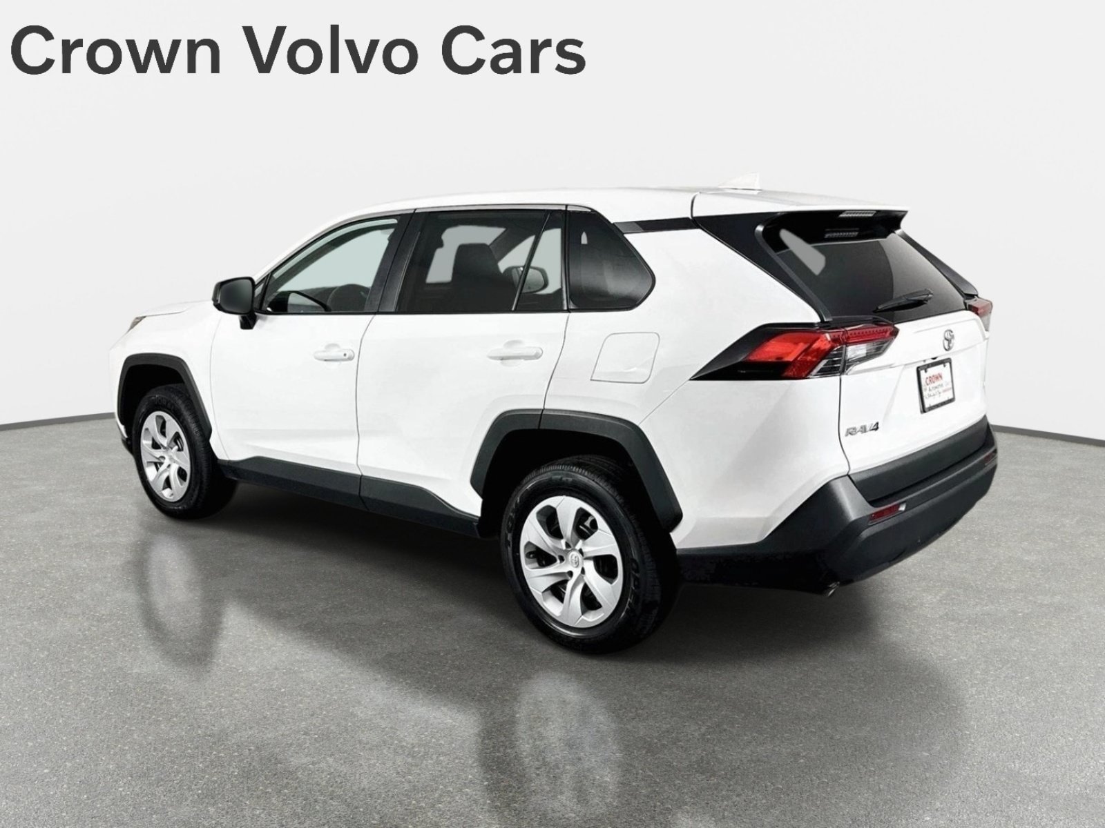 Used 2024 Toyota RAV4 LE FWD image 7