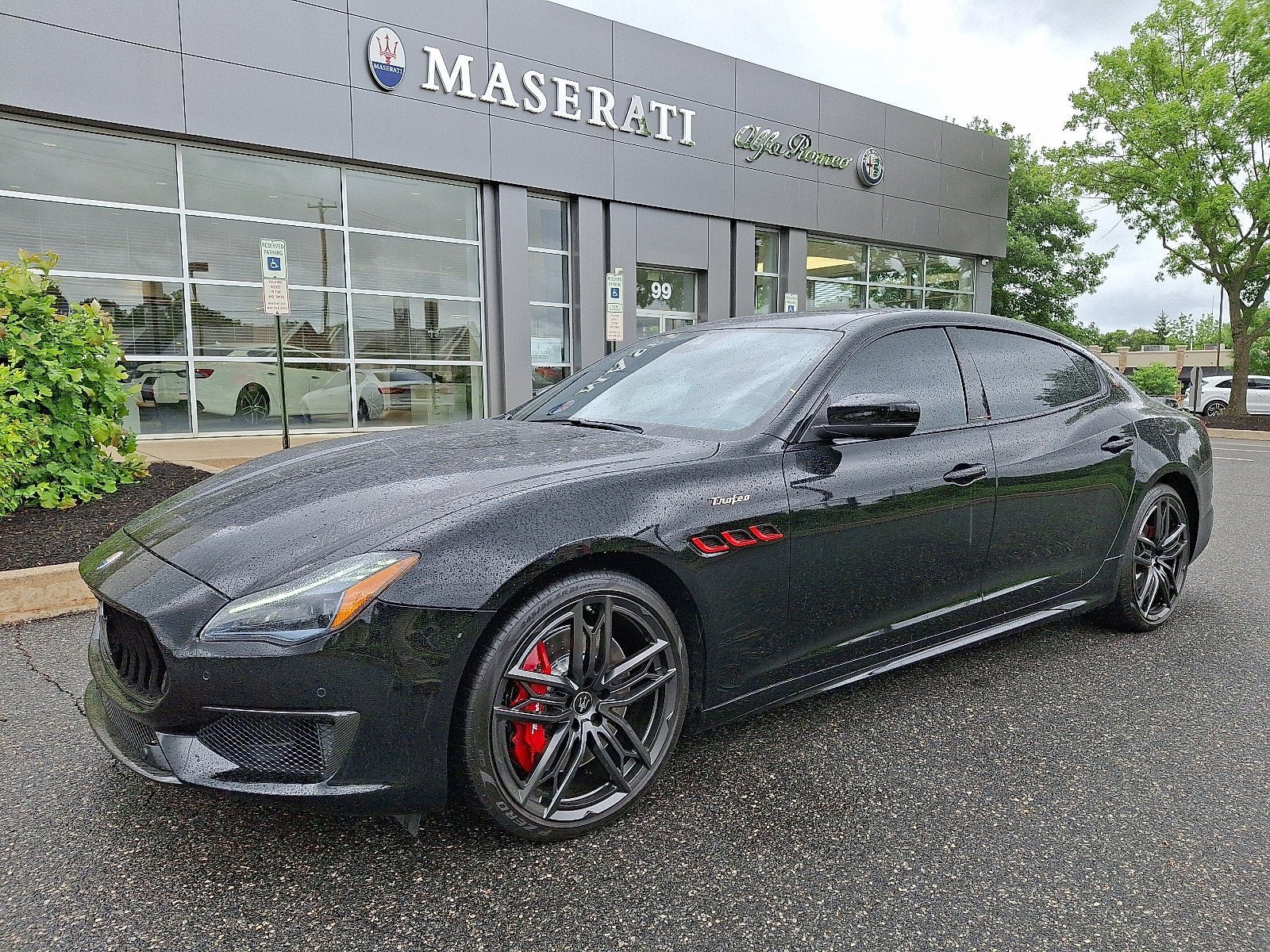 Used 2021 Maserati Quattroporte Trofeo RWD image 1