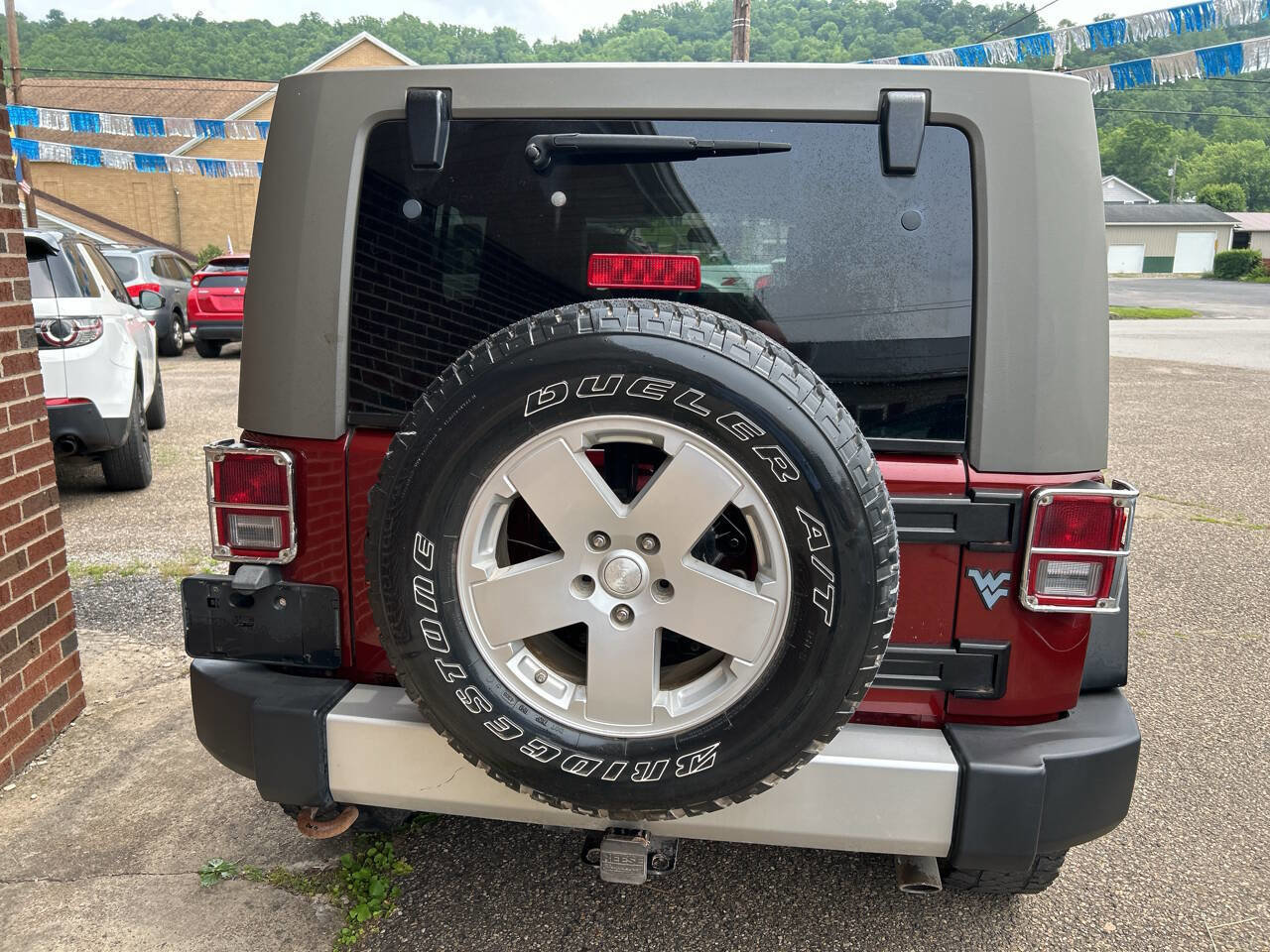 Used 2010 Jeep Wrangler Unlimited Sahara w/ Mopar Chrome Edition Group image 8
