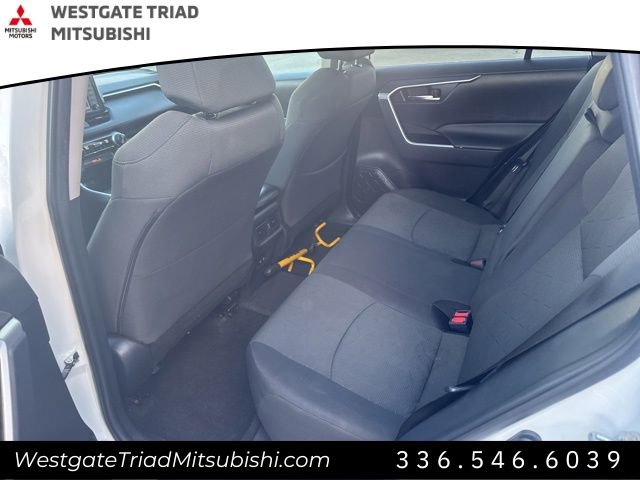 Used 2021 Toyota RAV4 XLE image 6