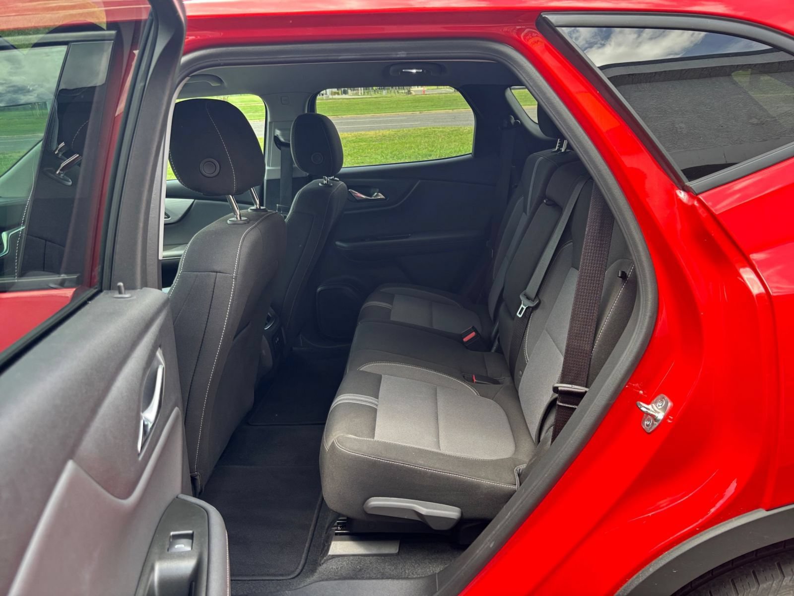 Used 2025 Chevrolet Blazer LT FWD image 27
