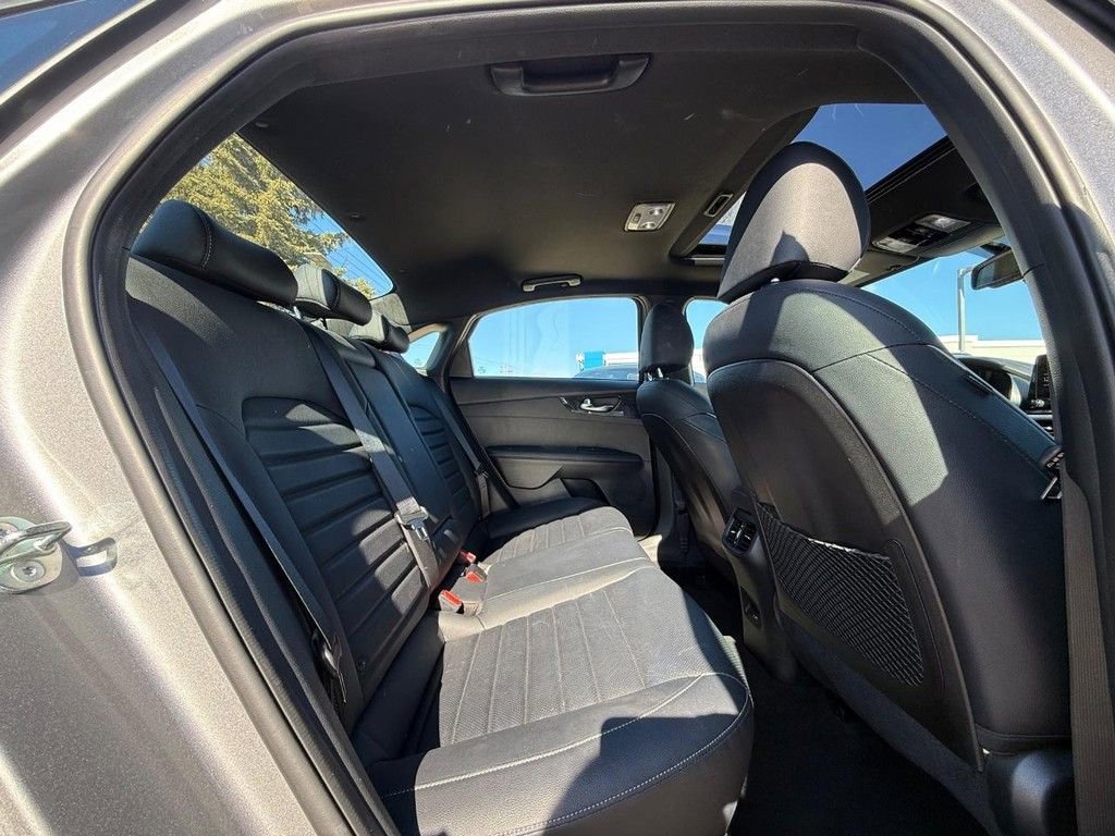 Used 2023 Kia Forte GT-Line w/ GT-Line Premium Package image 13