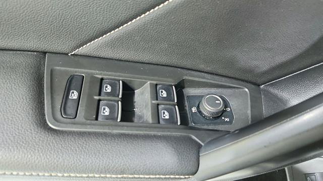 Used 2024 Volkswagen Tiguan SE FWD image 19