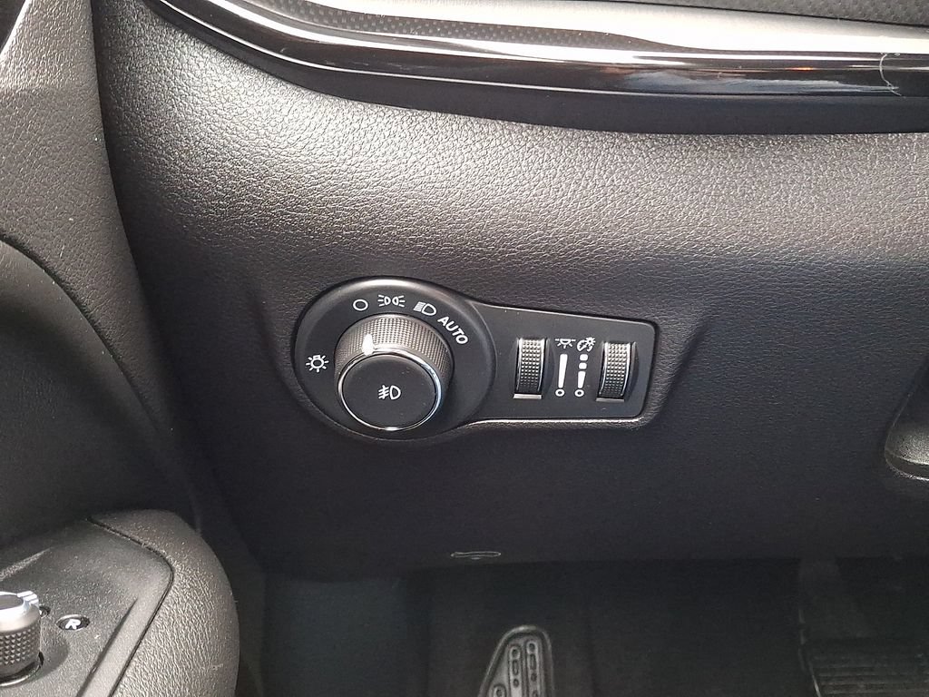 Used 2024 Jeep Compass Trailhawk w/ Trailhawk Elite Group AWD/4WD image 27
