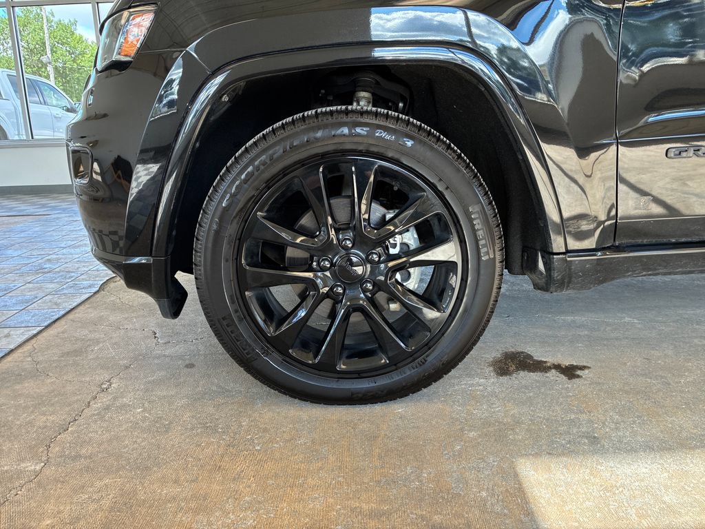 Used 2020 Jeep Grand Cherokee Altitude AWD/4WD image 27