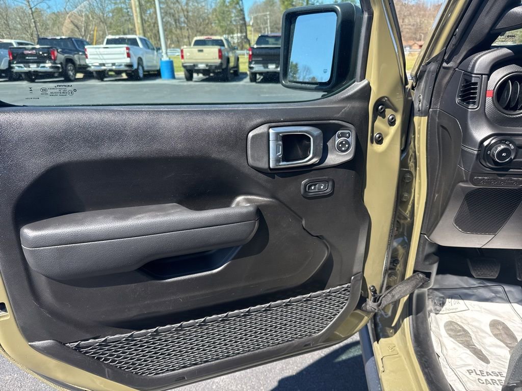 Used 2025 Jeep Wrangler Unlimited Rubicon image 10