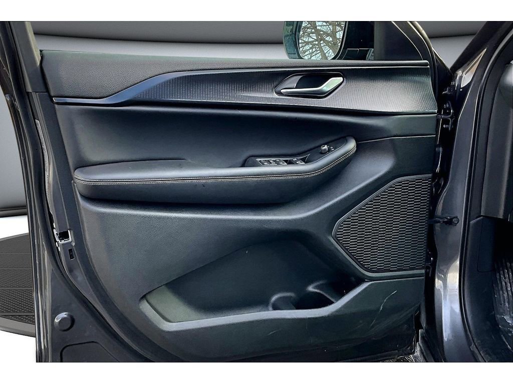 Certified 2024 Jeep Grand Cherokee L Laredo image 20