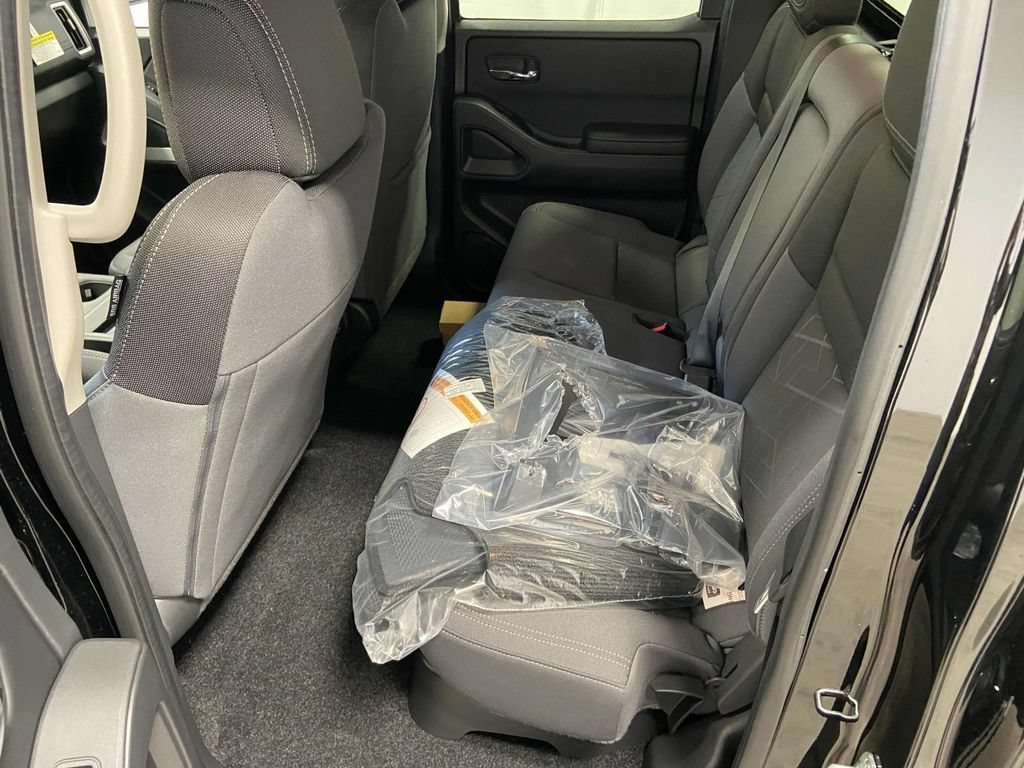 New 2025 Nissan Frontier SV w/ SV Convenience Package AWD/4WD image 8