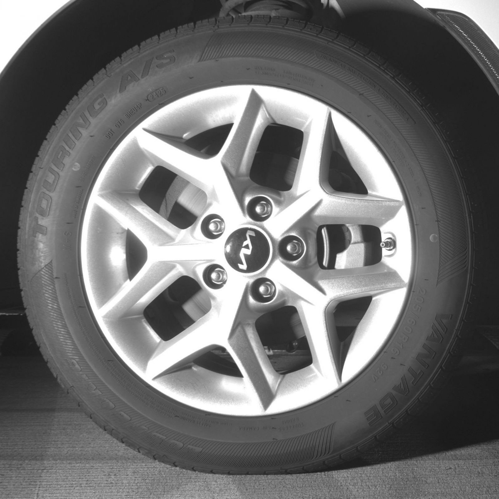 Used 2025 Kia Soul LX w/ LX Technology Package FWD image 16