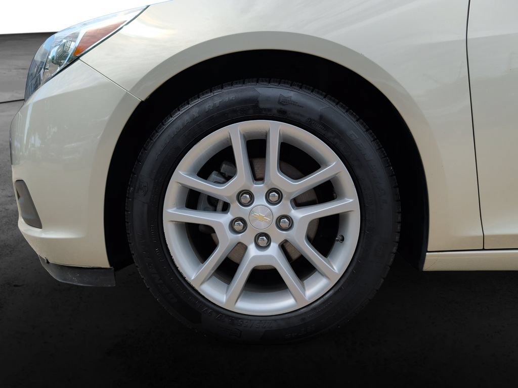 Used 2016 Chevrolet Malibu LT w/ Power Convenience Package FWD image 9