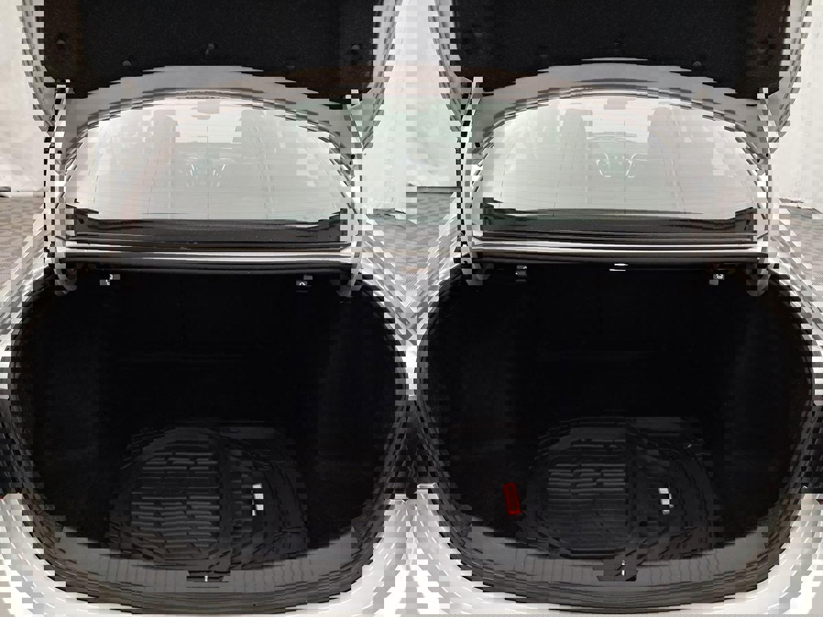 Used 2019 Chevrolet Malibu LT w/ Driver Confidence Package II image 27