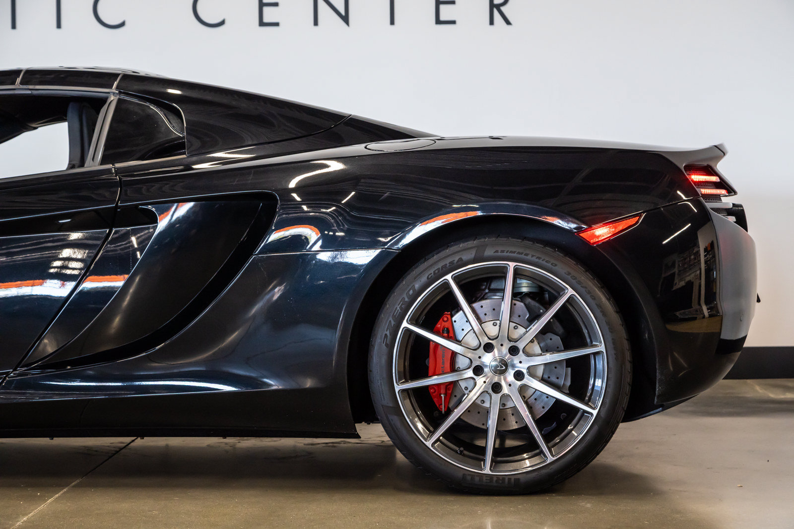 Used 2013 McLaren MP4-12C Spider RWD image 22