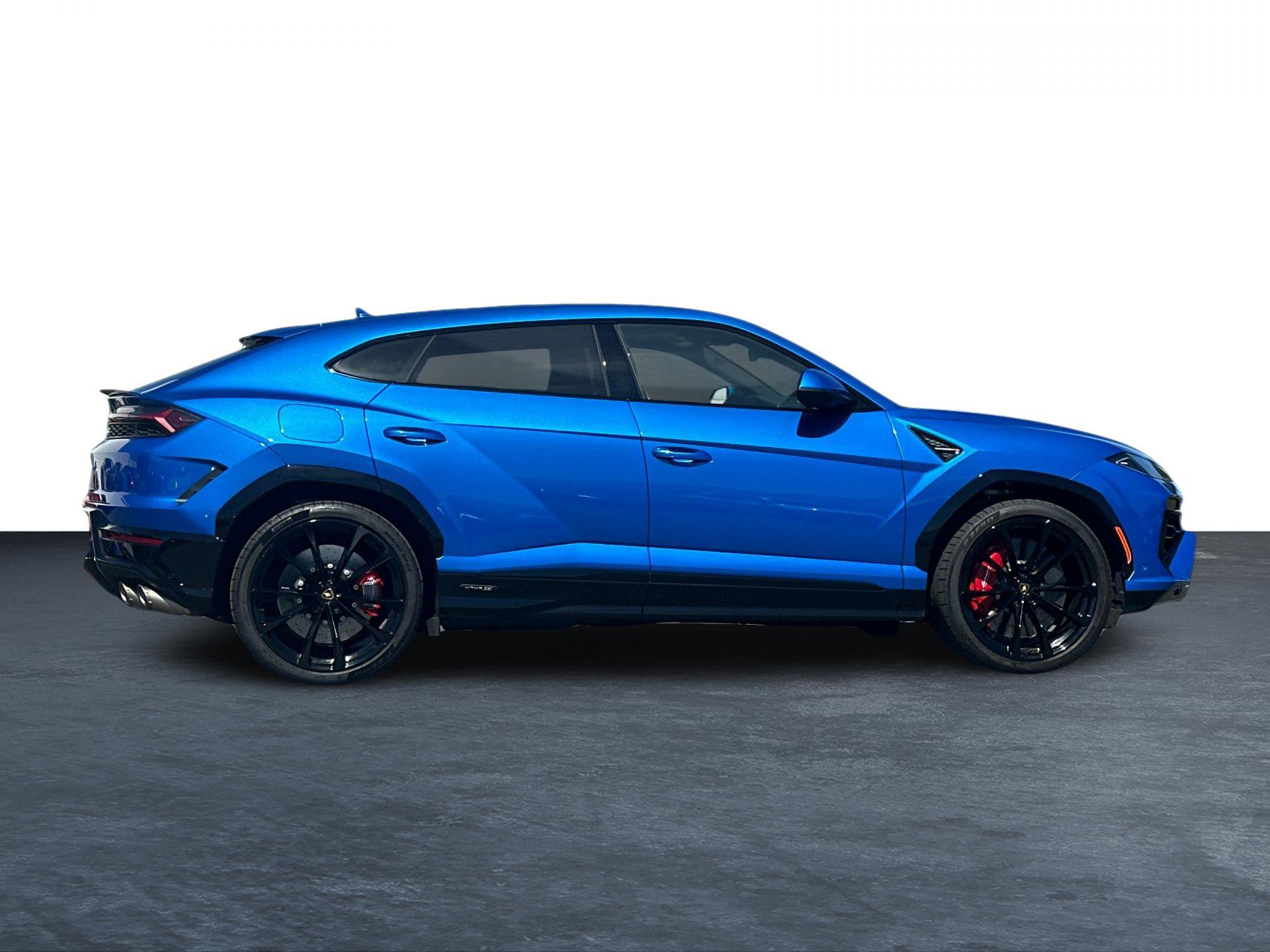 Used 2025 Lamborghini Urus SE AWD/4WD image 2