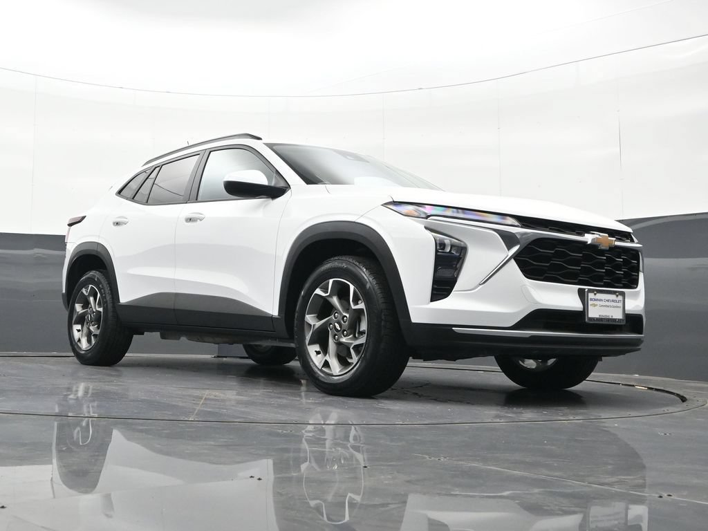 Certified 2025 Chevrolet Trax LT FWD image 35