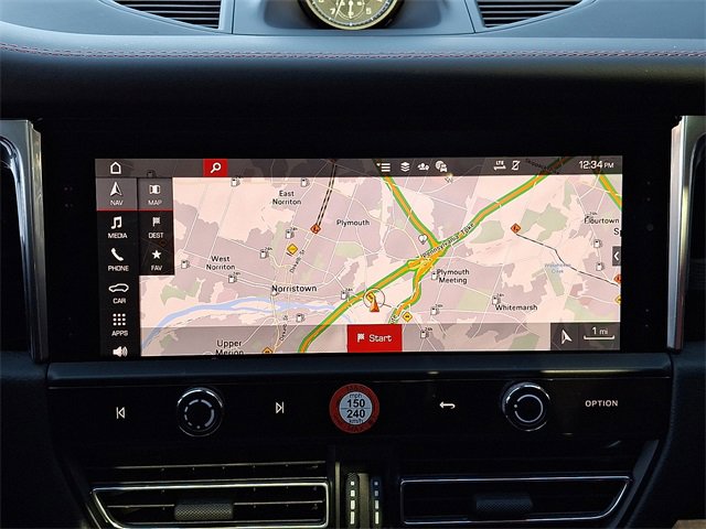 Used 2025 Porsche Macan image 23