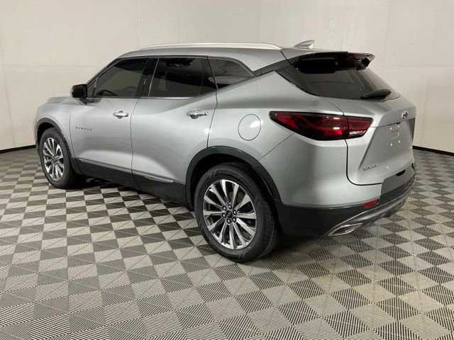 Used 2023 Chevrolet Blazer Premier FWD image 4