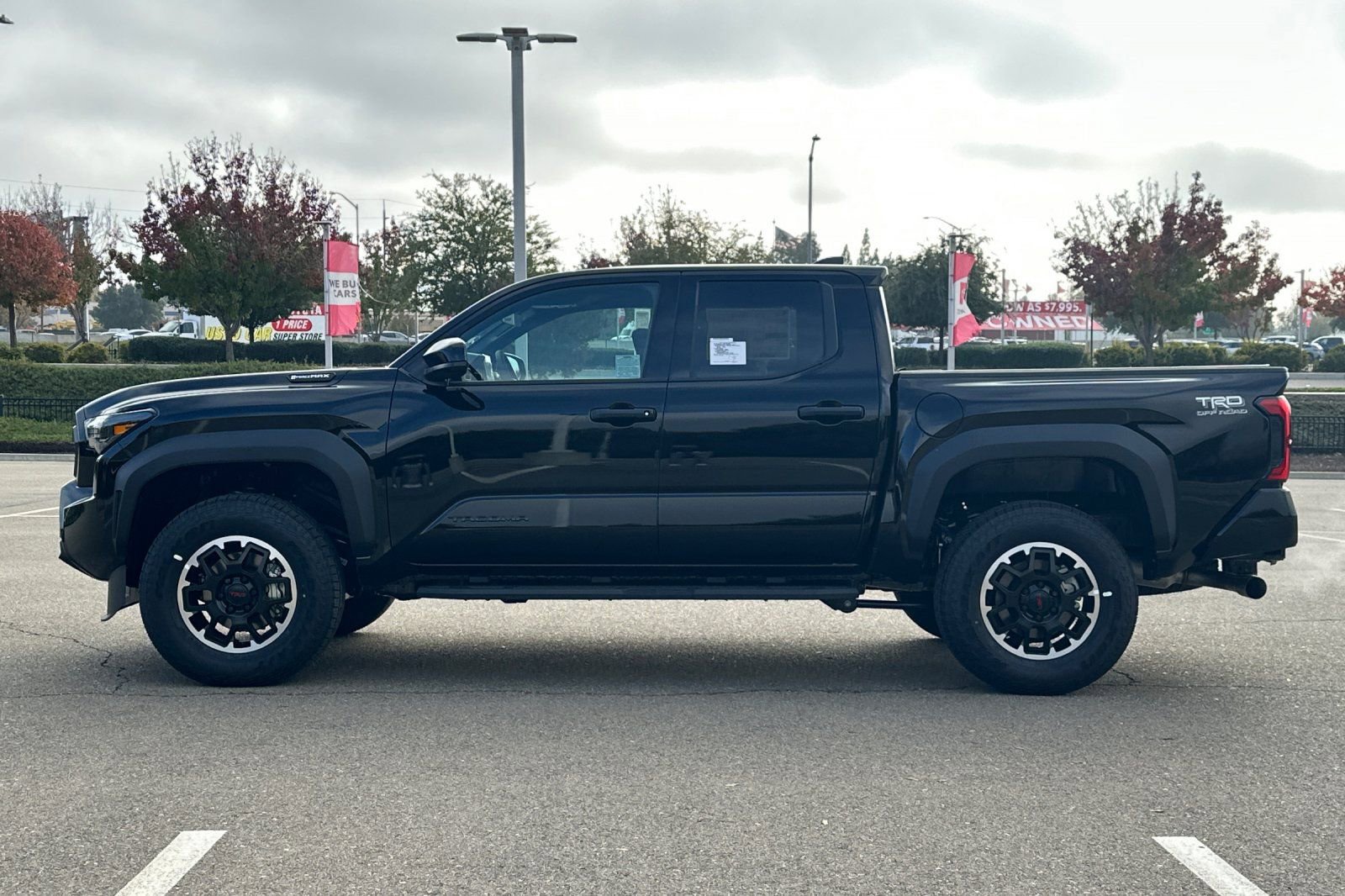 New 2025 Toyota Tacoma TRD Off-Road image 9