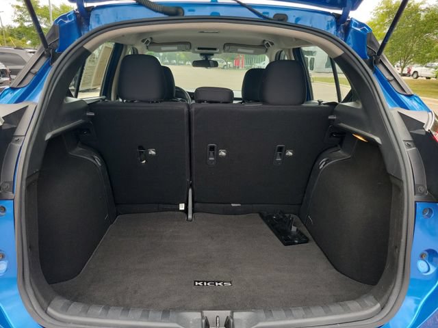 Used 2021 Nissan Kicks S FWD image 28