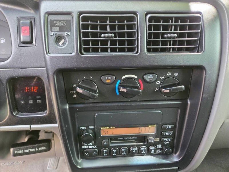 Used 2002 Toyota Tacoma 2WD Regular Cab w/ Enhancement Pkg image 21
