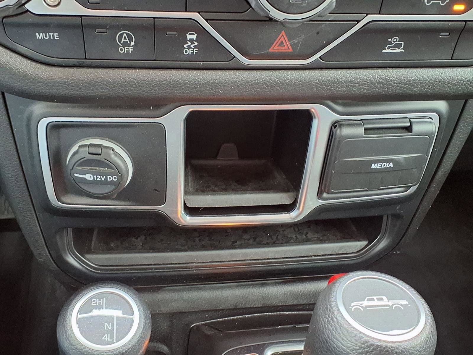 Used 2024 Jeep Gladiator Sport AWD/4WD image 14