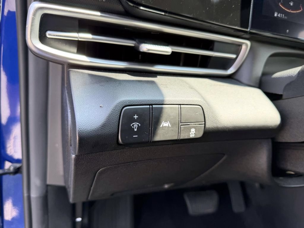 Used 2023 Hyundai Elantra SEL w/ Convenience Package FWD image 19