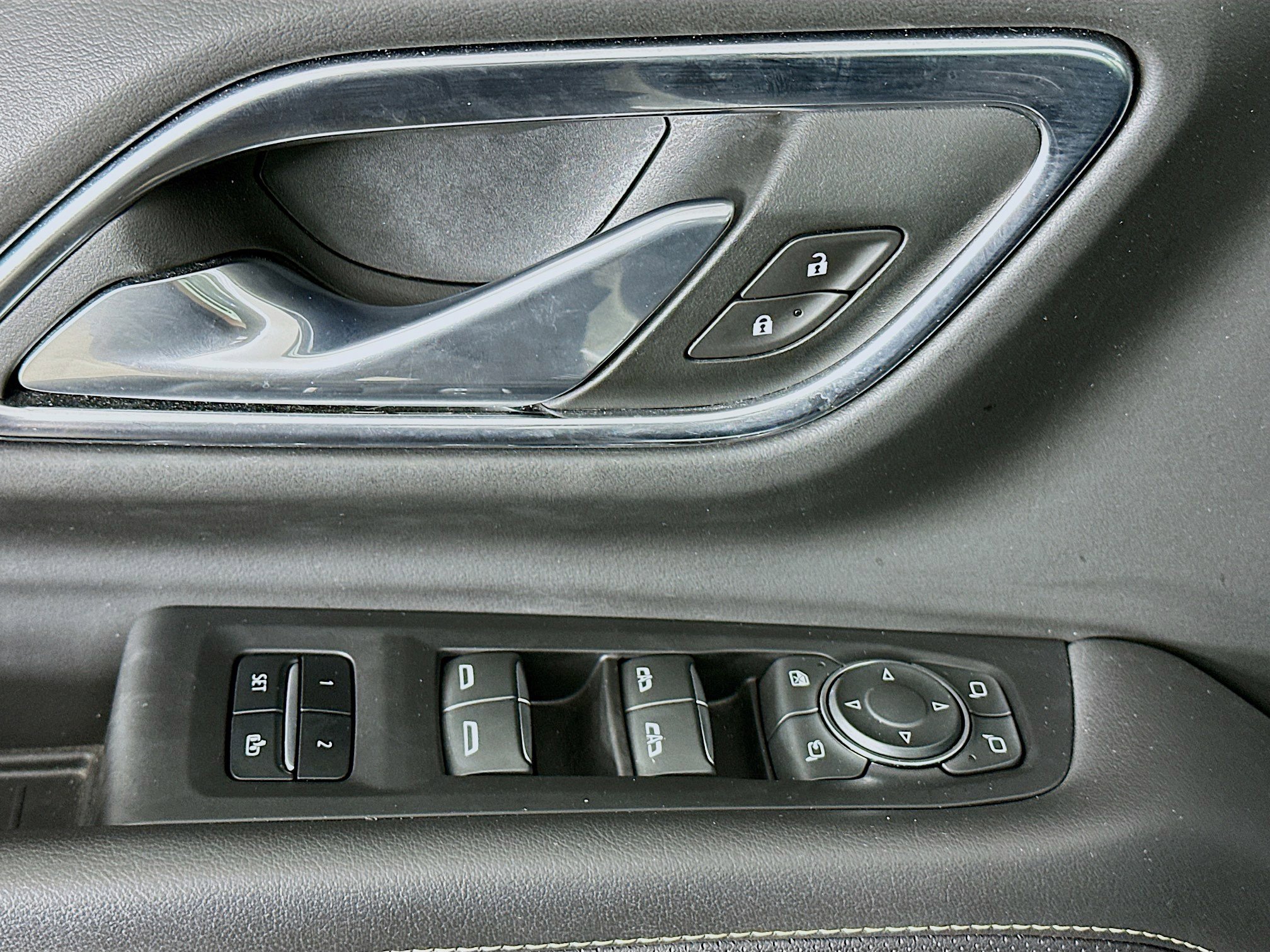 Used 2024 Chevrolet Tahoe Premier image 15