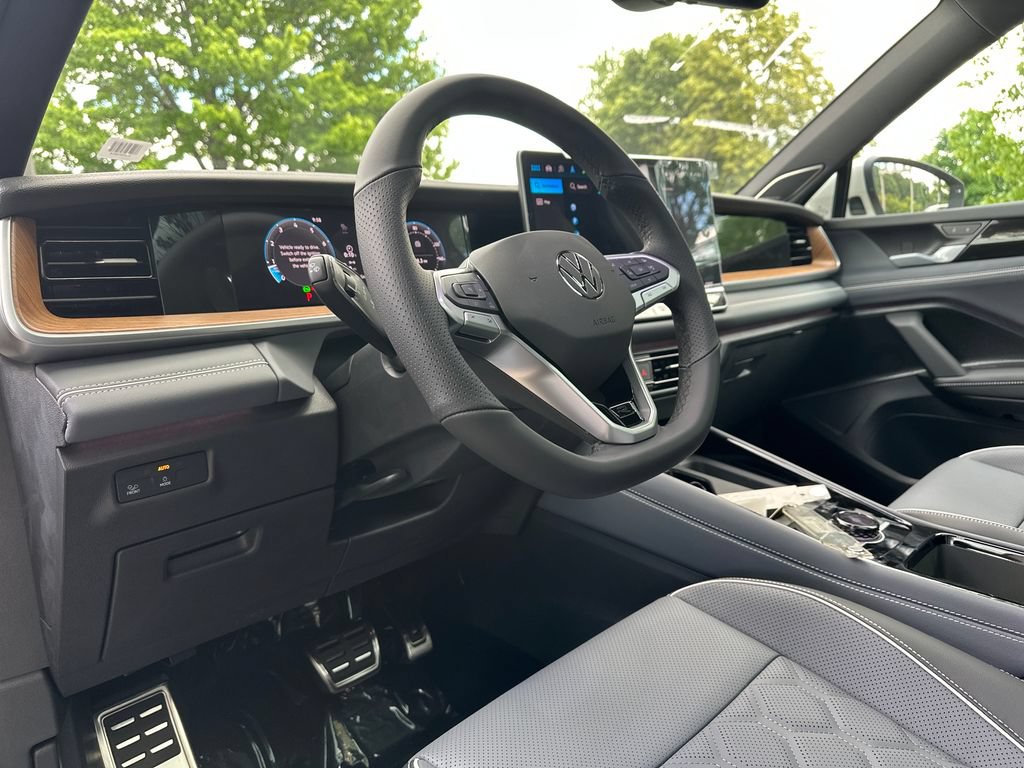 New 2026 Volkswagen Tiguan SEL R-Line AWD/4WD image 11