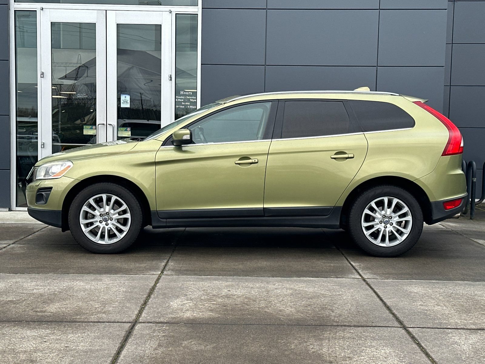 Used 2010 Volvo XC60 T6 AWD/4WD image 6